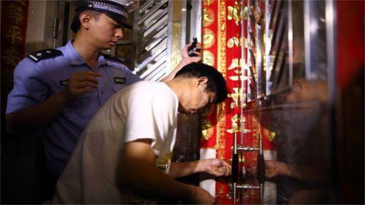 承德请开锁师傅开了锁后，师傅为什么一般都不进门，就算主人请也不进去？